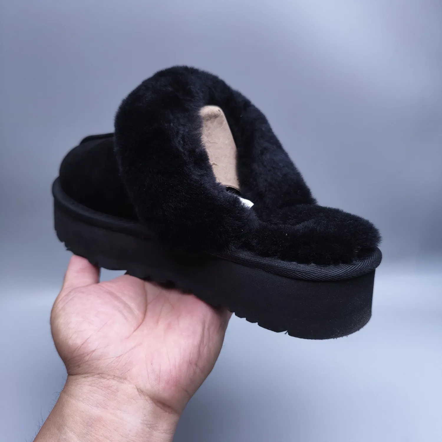 💰440 UGG sheepskin all-in-one snow boots 2550 🔥Thick-soled wool slippers (star slippers plus version) are comfortable and can be worn at home. Wool slippers can be worn outside. Split cow upper, Longfeng moccasin wool lining. The original three-layer combination outsole is light and comfortable on the foot. Only the top version is made. The oil edge craftsmanship is exquisite! Color: maroon gray sand antelope brown black code number: 35-41